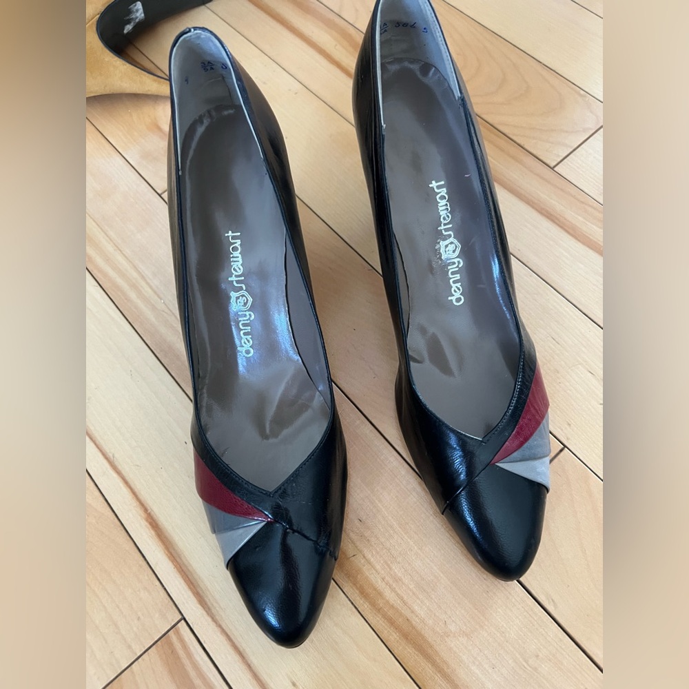 Denny Stewart Black and Red Women's Leather Shoes size 9